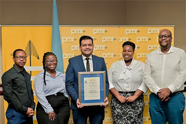 Knight Piésold Botsuana recibe reconocimientos con el Premio Diamond Arrow y el Premio a la Excelencia Empresarial